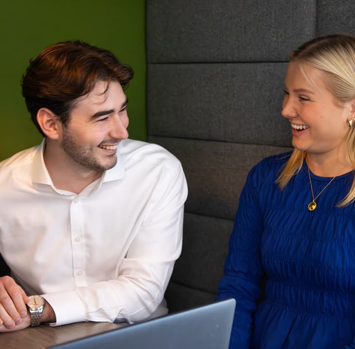 Adviser explaining the full lifecycle of raising debt
